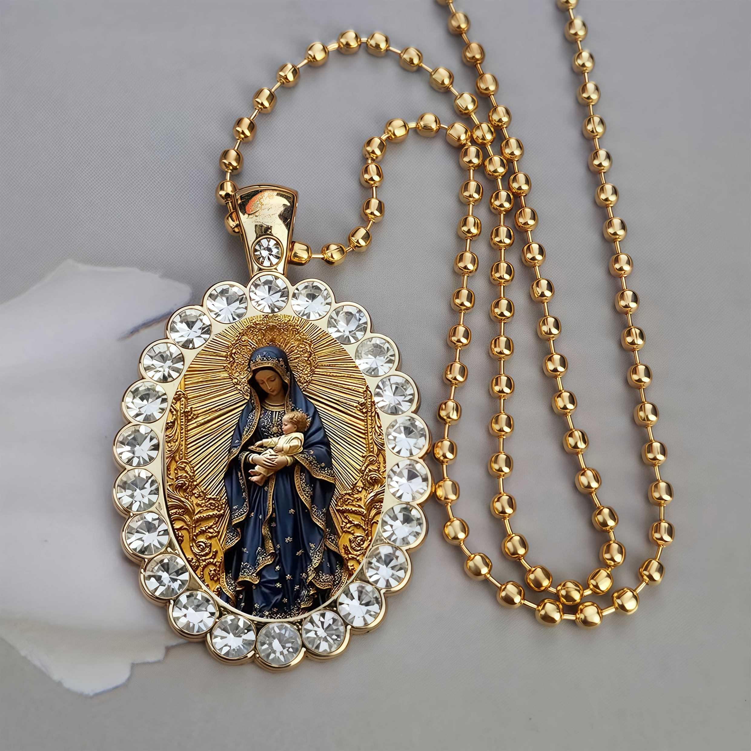Fashionable Pattern Oval Necklace for Men and Women, Perfect Gift